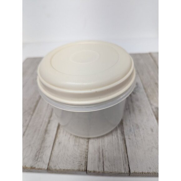 Vintage Rubbermaid Servin Saver #7 Round 3 Cups Food Container Almond Lid B - Picture 1 of 9